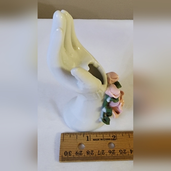 Two Vintage 60's 70’s white floral porcelain hand vases figurine - Picture 12 of 14